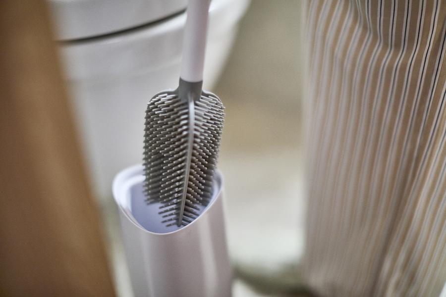 Joseph Joseph Flex 360 Toilet Brush - White