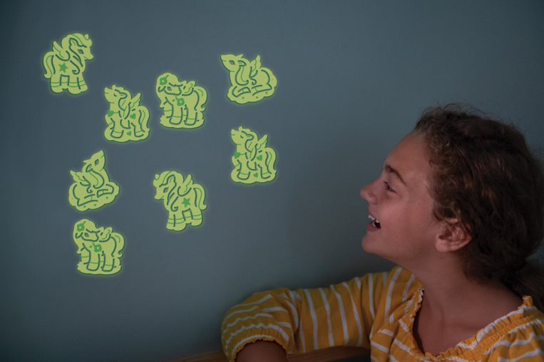 4M Glow In The Dark Unicorns 12 Pack