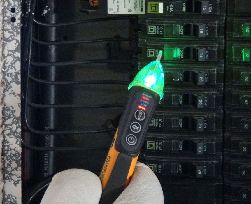 IDEAL INDUSTRIES 12-1000V AC Dual Range NCVT with Flashlight. CAT IV 1000V Ratin