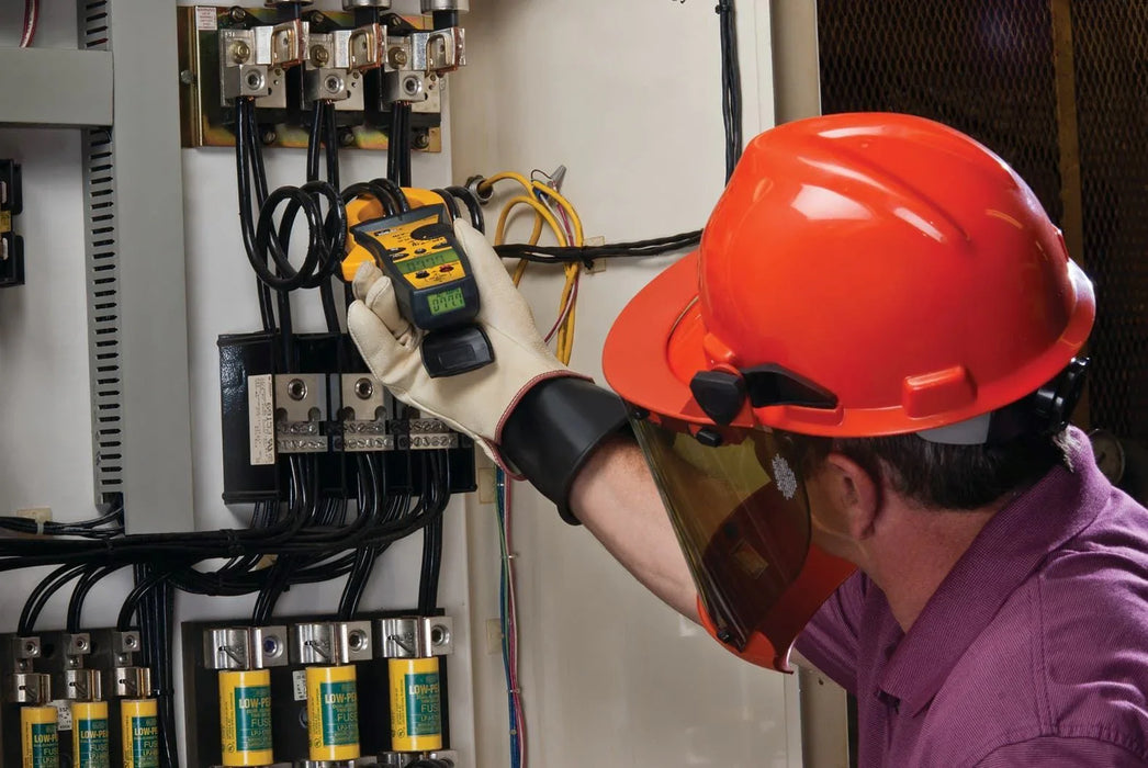 IDEAL INDUSTRIES 660A AC/DC TRMS TightSight Clamp Meter. CAT IV 600V and CAT III - LX2001 - Homewares, Outdoor, Phone Accessories, Cases, Speakers, Headphones + More -