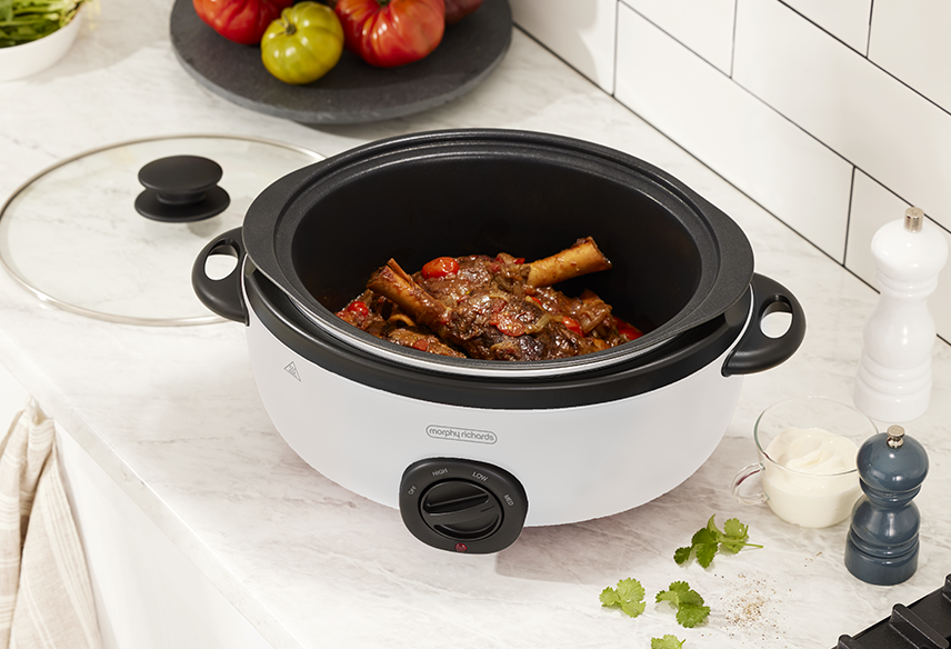 Morphy Richards 6.5L 'Sear and Stew' Slow Cooker - White