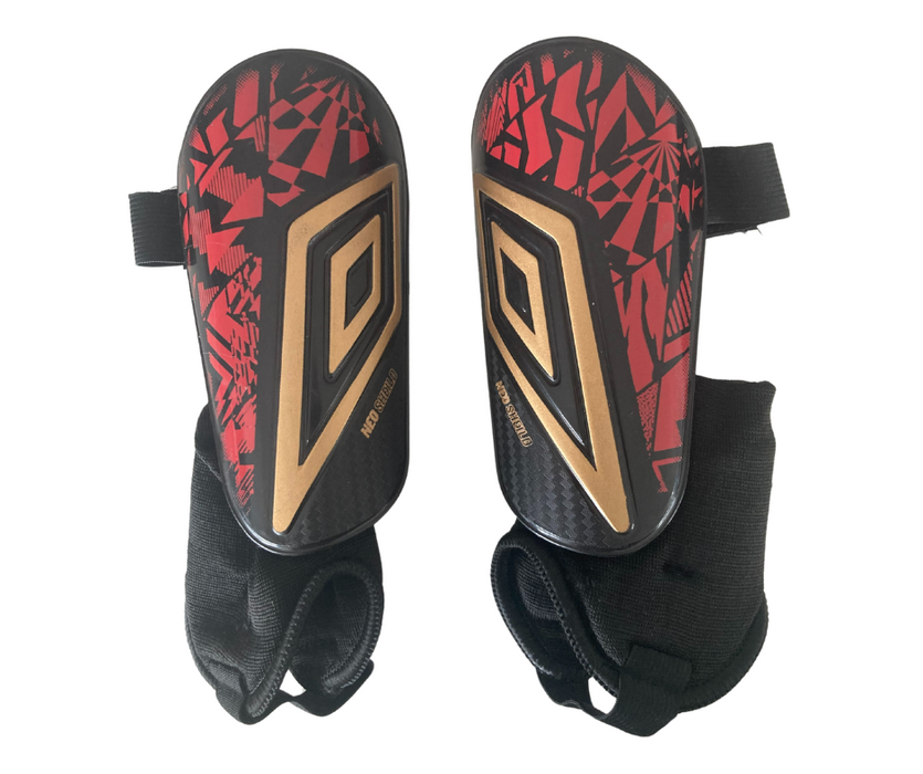 Umbro Neo Shield Guard w/ Sock - M / Medium