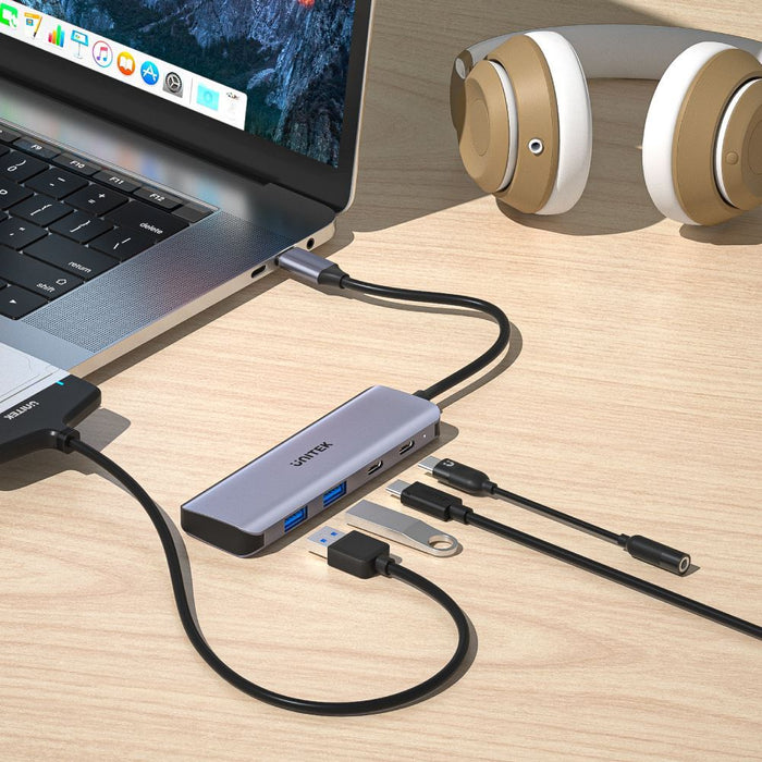 UNITEK 4-in-1 Multi Port Hub with USB-C Connector. Includes 2 x USB-C & 2 x USB